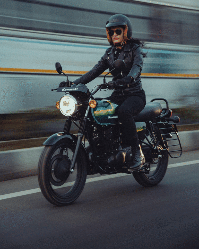 kawasaki-w175-woman-rider-classic-bike-india